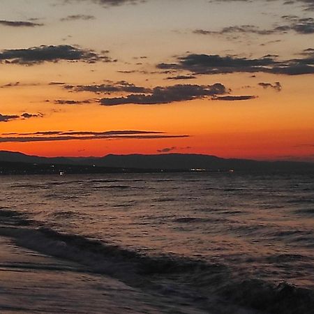 Costa Petra - Luxury Seaside Cottage With Garden - Vacation House For Families In Greece Néa Meságkala Εξωτερικό φωτογραφία