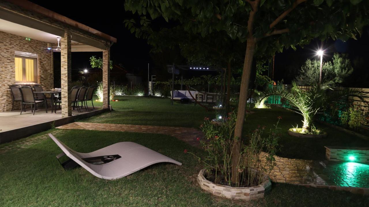 Costa Petra - Luxury Seaside Cottage With Garden - Vacation House For Families In Greece Néa Meságkala Εξωτερικό φωτογραφία