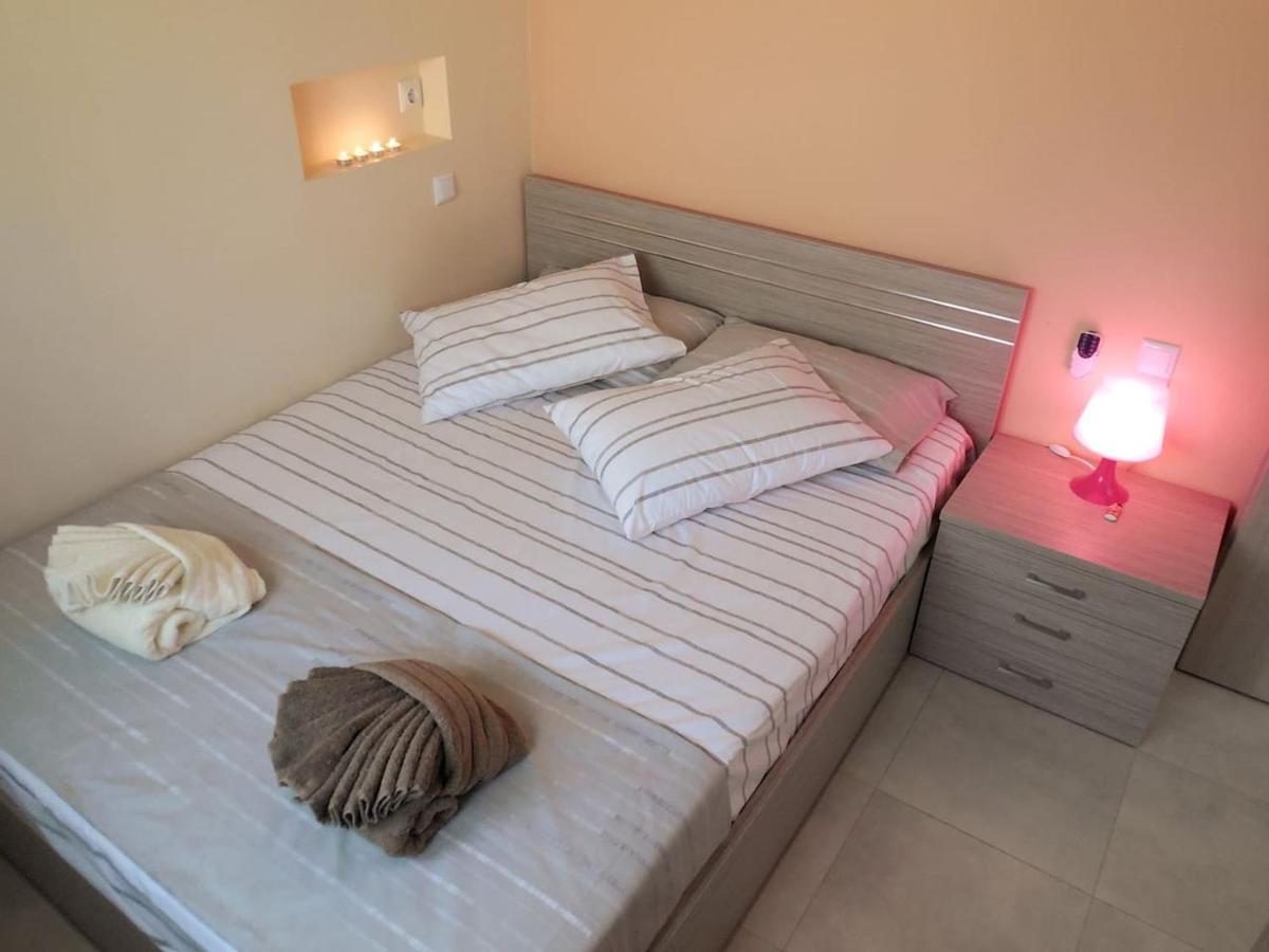Costa Petra - Luxury Seaside Cottage With Garden - Vacation House For Families In Greece Néa Meságkala Εξωτερικό φωτογραφία